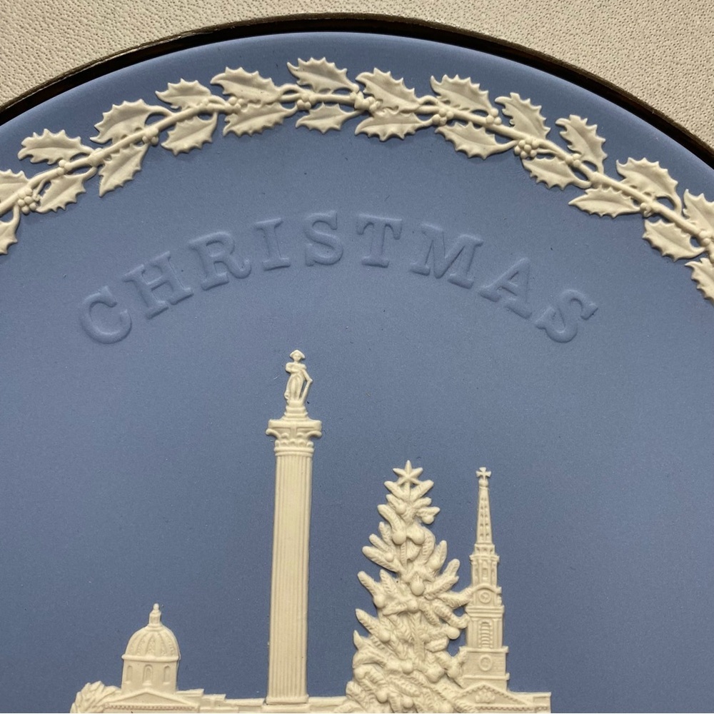 Wedgwood NEW Vintage 1970 Christmas Plate Trafalgar Square Blue White Jasper 8” - Picture 4 of 10